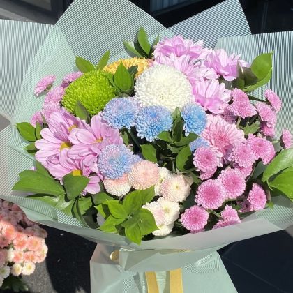 Anastasya, Krizantem ve Papatyalar Buketi (Clove Flowers Tarzı)