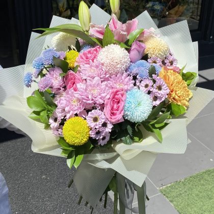 Bütün Güzel Duyguların Renkleri Premium Jumbo Bukette (Clove Flowers Tarzı)