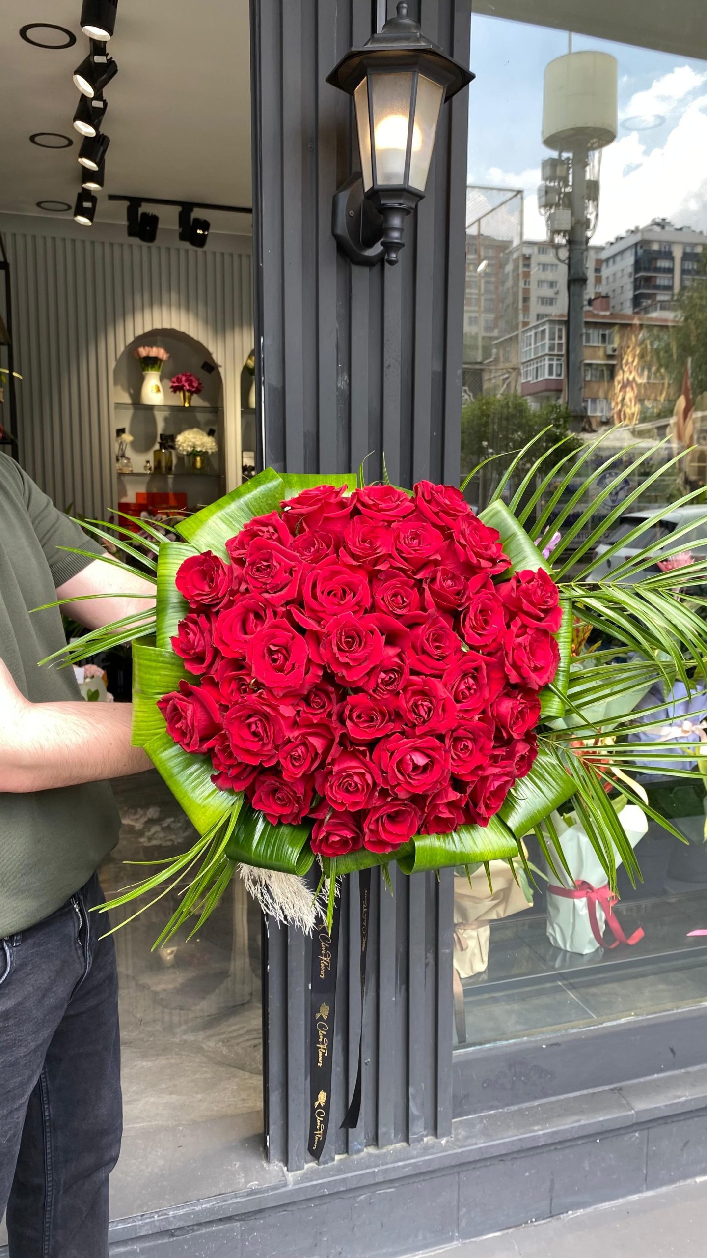 A Kalite Premium Ekvator Kırmızı Gülleri (41 adet) - Görsel 3